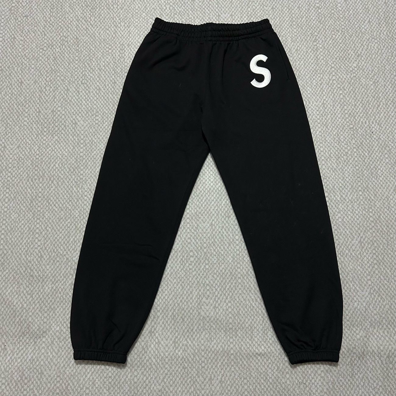 SUPREME S LOGO TRACKSUIT PANTS (BLACK)